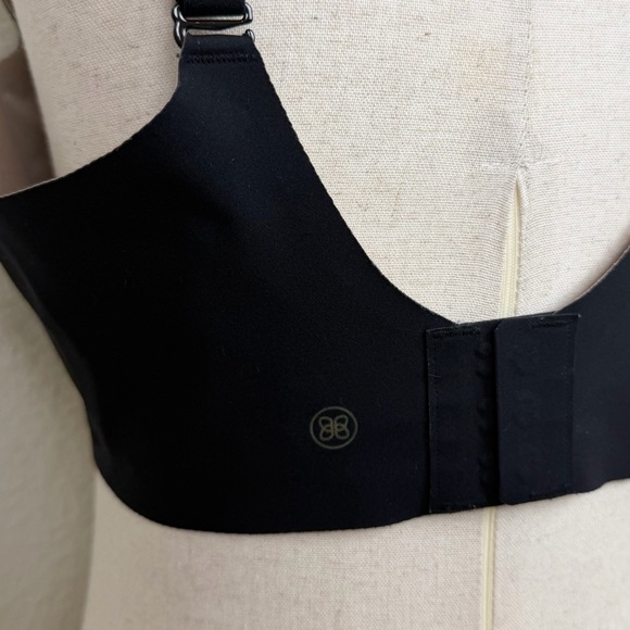 Honeylove CrossOver Wireless Bra in Black - Picture 8 of 11